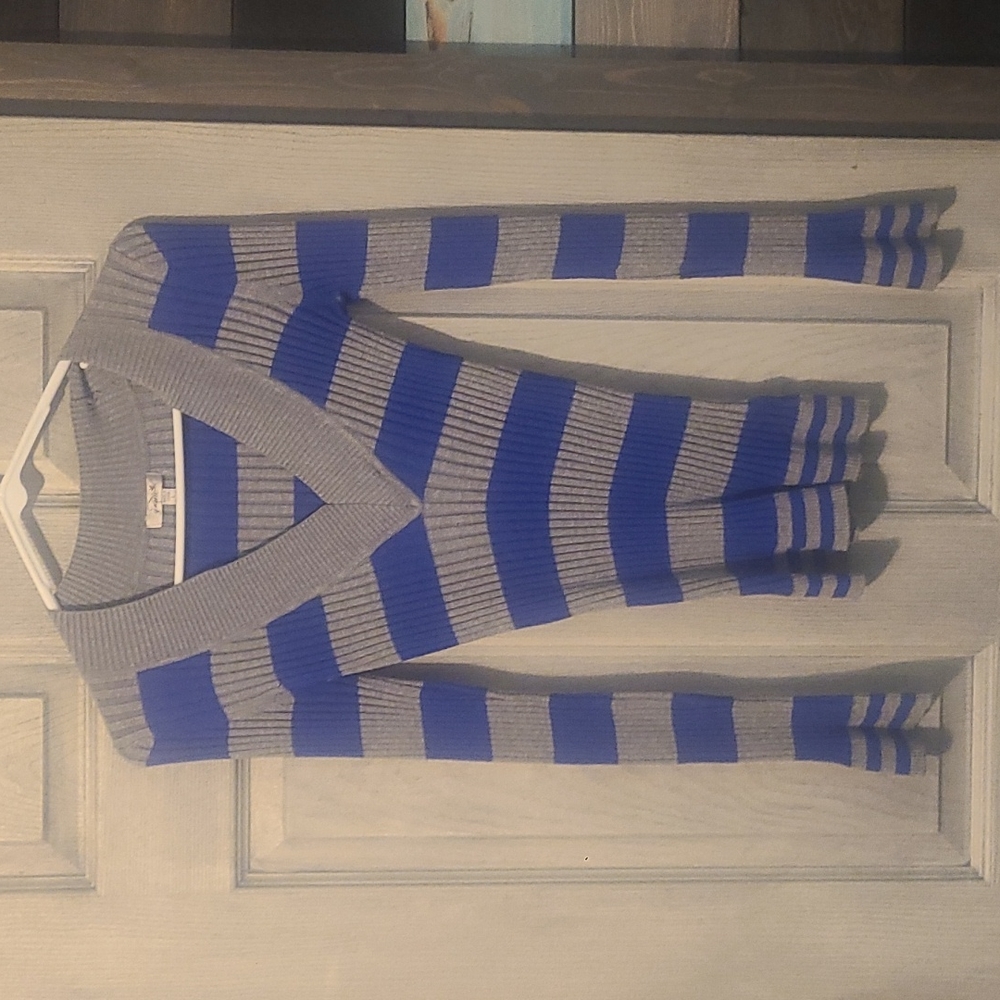 V-neck sweater